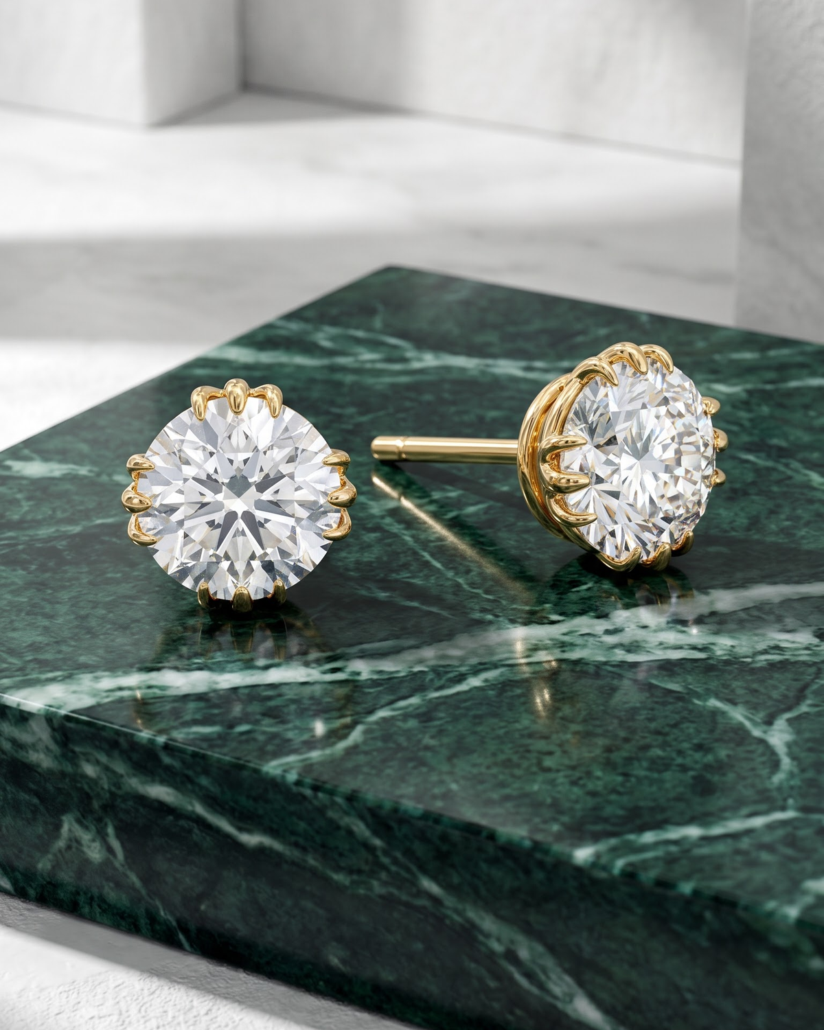 Round Solitaire Stud Earrings — product view 01